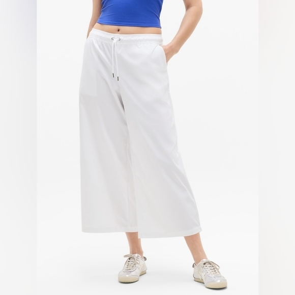 Athleta Pants - Athleta Midday Crop Pant
